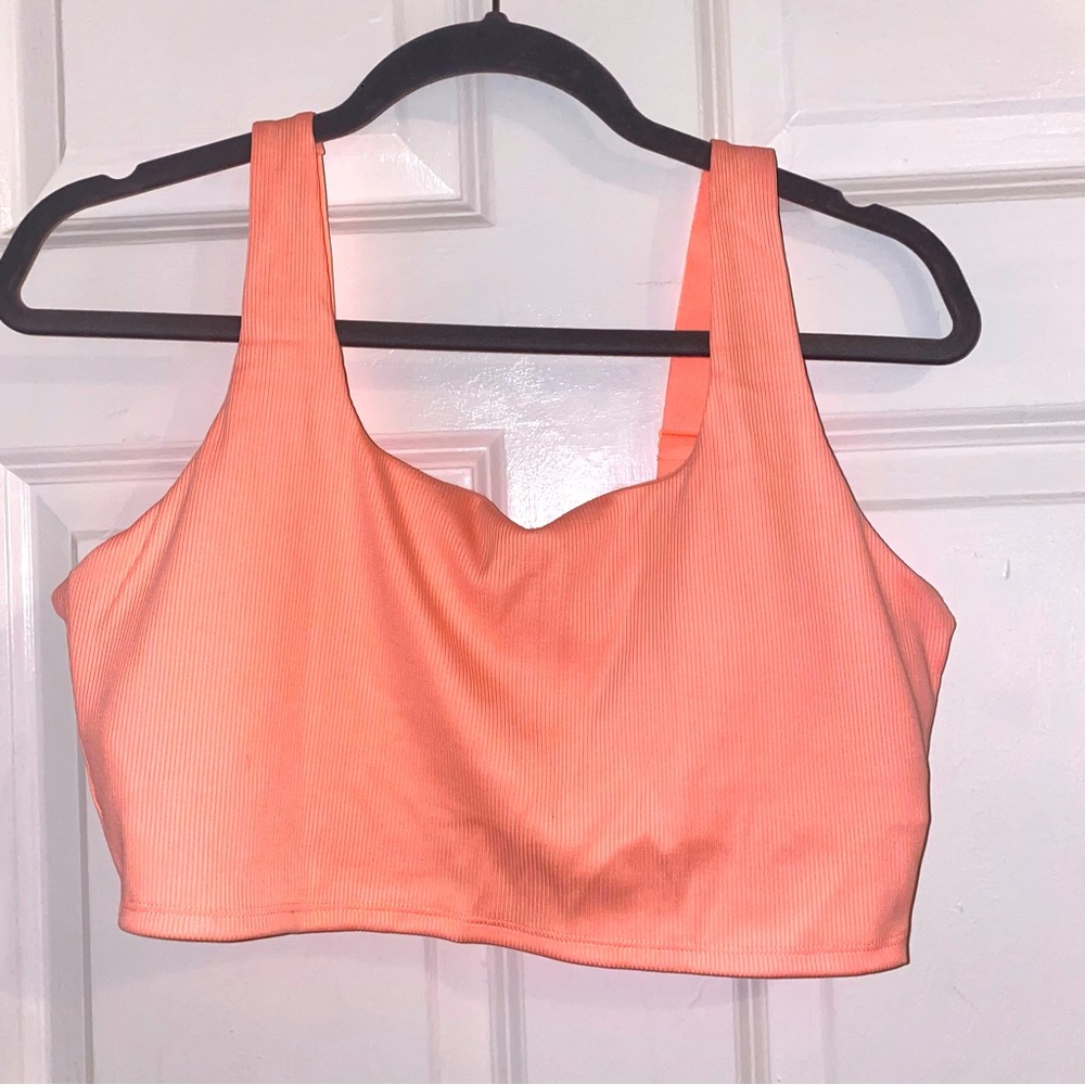 NWOT GapFit Peach High Support Sports Bra